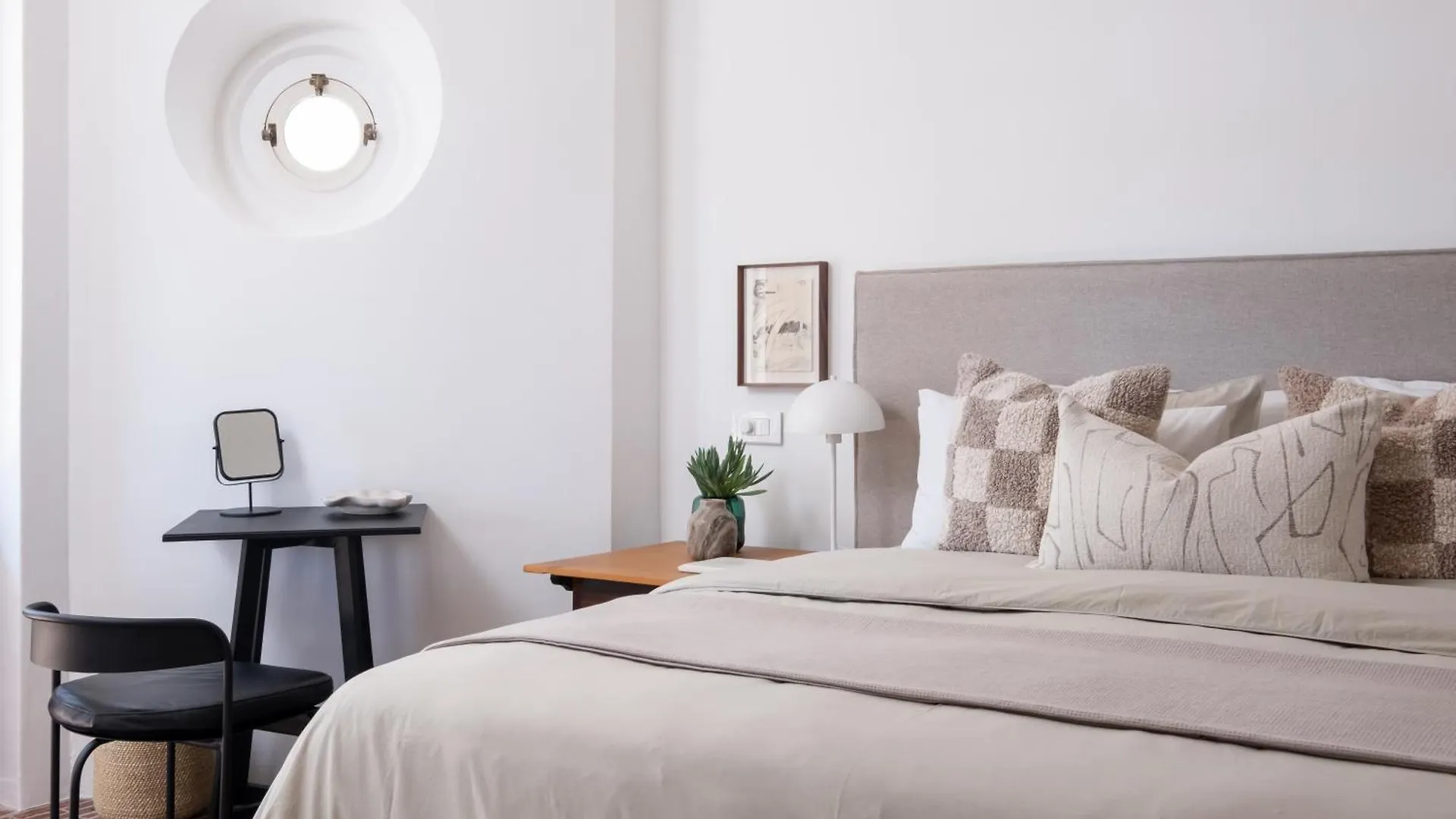 Tamboerskloof Luxury Apartment. Cape Town